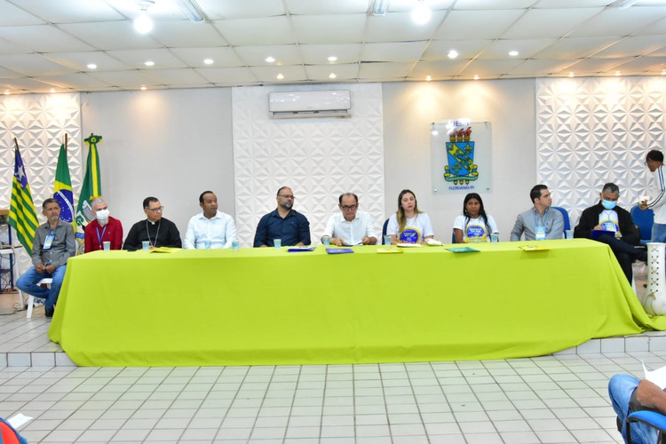 Vereadores de Floriano participam da 8ª Conferência Municipal de Saúde.