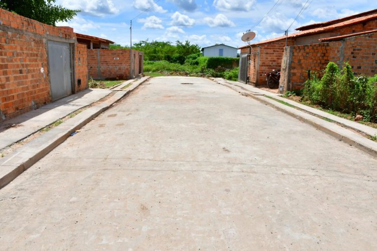 Ao todo, serão calçadas 62 ruas ou trechos de ruas por toda cidade.