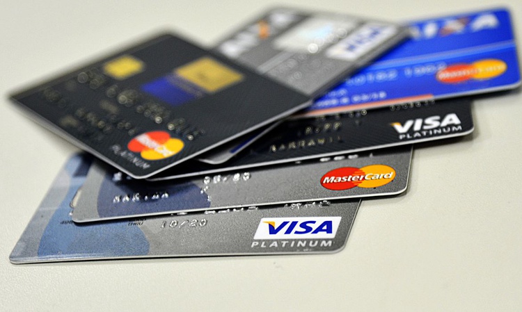 Bancos entregarão estudo sobre juros do rotativo do cartão.