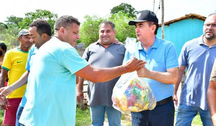 Floriano: Prefeitura inicia distribuição de cestas básicas do período de Semana Santa. (Foto: Secom)