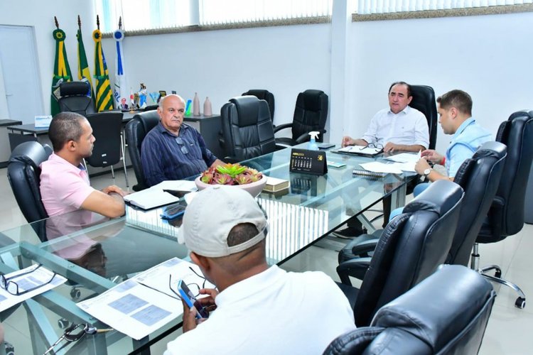 Floriano: Prefeitura iniciará em maio o programa "Nosso Bairro é Limpeza 2023".