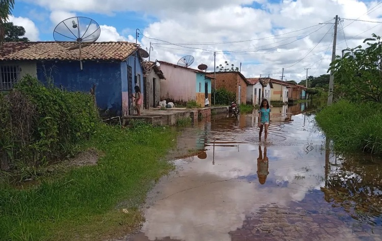 Governo do Estado decreta estado de emergência em sete municípios atingidos por enxurradas.