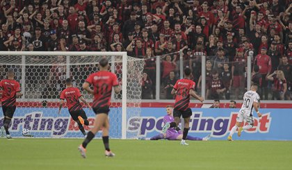 Libertadores: Athletico-PR bate Galo por 2 a 1 em clássico brasileiro. (Foto: @LibertadoresBR)