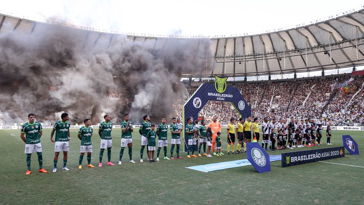 Palmeiras arranca empate com o Vasco em jogo movimentado.
