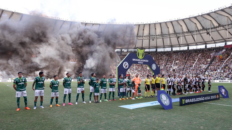 Palmeiras arranca empate com o Vasco em jogo movimentado.