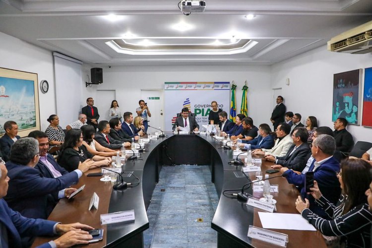 Prefeitos apresentaram demandas ao governador.