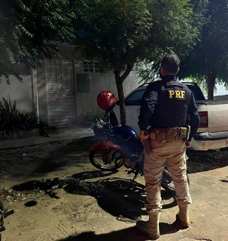 PRF apreende moto com sinais identificadores adulterados em Picos (PI).