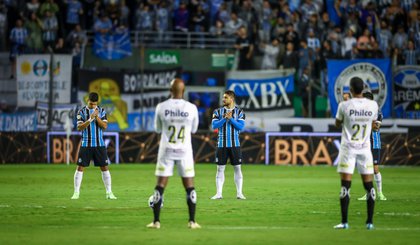 Primeira rodada do Brasileirão tem homenagens a Rei Pelé. (Foto: Lucas Uebel/Grêmio)