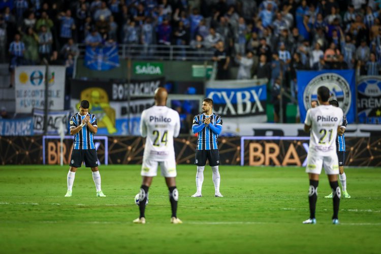 Primeira rodada do Brasileirão tem homenagens a Rei Pelé.