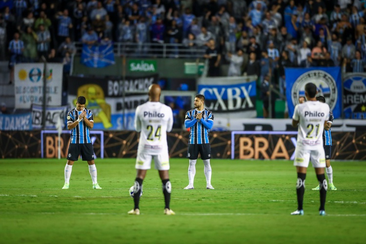 Primeira rodada do Brasileirão tem homenagens a Rei Pelé.