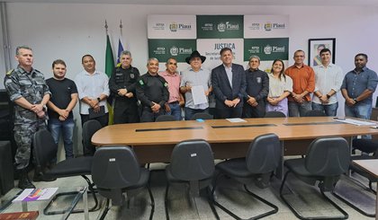 Secretário de Justiça assina ordem de serviço para reforma da Colônia Agrícola Major César Oliveira, em Altos. (Foto: Sejus)