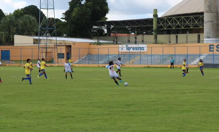 Tiradentes-PI x Polivalente-TO - Série A3 do Brasileiro Feminino.