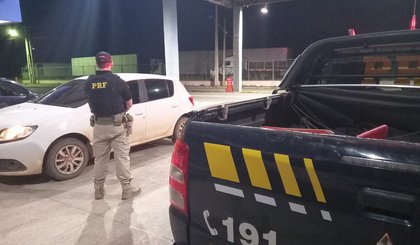 Veículo roubado em Pernambuco é recuperado pela PRF no Piauí. (Foto: PRF)