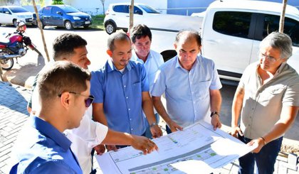 A previsão é de que a praça seja concluída ainda em junho e entregue no aniversário da cidade. (Foto: Divulgação/Prefeitura de Floriano)