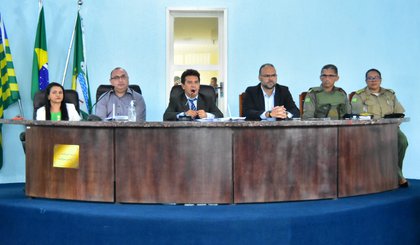 Audiência pública na Câmara Municipal busca fortalecer segurança das escolas. (Foto: Ascom/Câmara Municipal de Floriano)