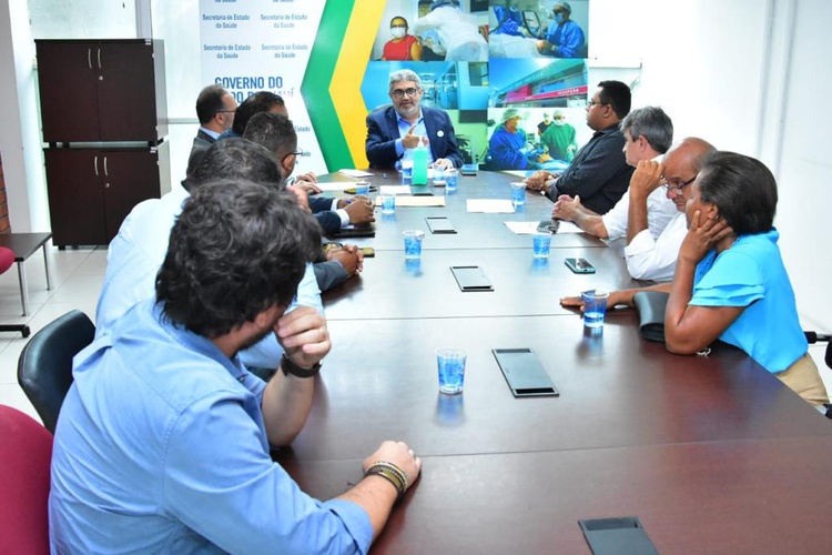 Comitiva de vereadores reivindica melhorias no atendimento de saúde no HTN e UPA.