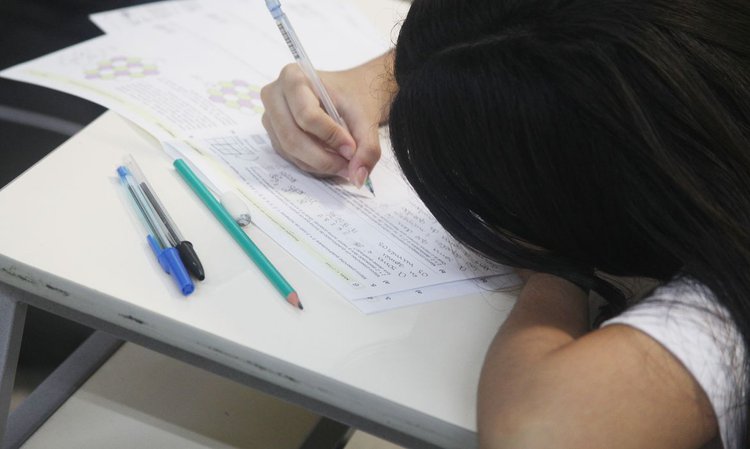 Enem e Encceja 2023 terão cartão-resposta com fonte ampliada.