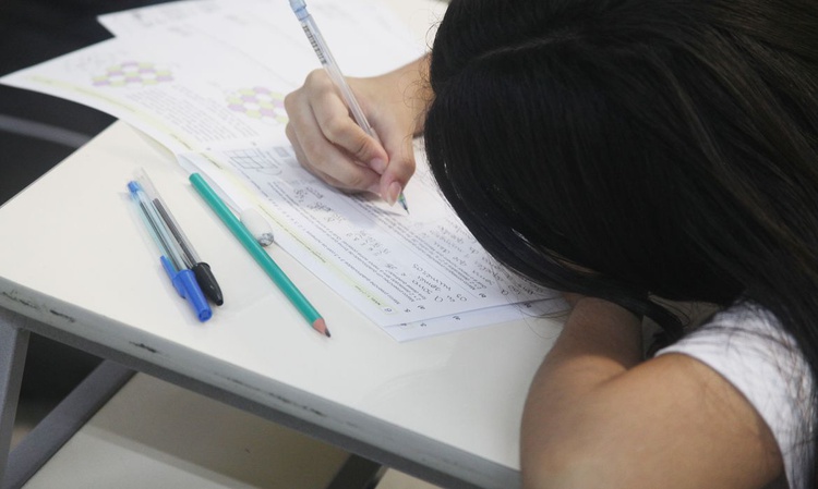 Enem e Encceja 2023 terão cartão-resposta com fonte ampliada.
