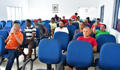 Floriano: Prefeito se reúne com permissionários do Mercado Público. (Foto: Divulgação/Prefeitura de Floriano)