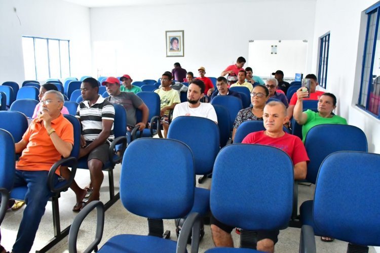 Floriano: Prefeito se reúne com permissionários do Mercado Público.
