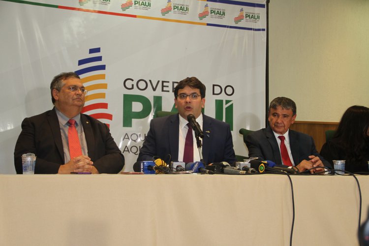 Ministro Flávio Dino entrega viaturas e anuncia R$ 88 milhões para segurança pública no Piauí.