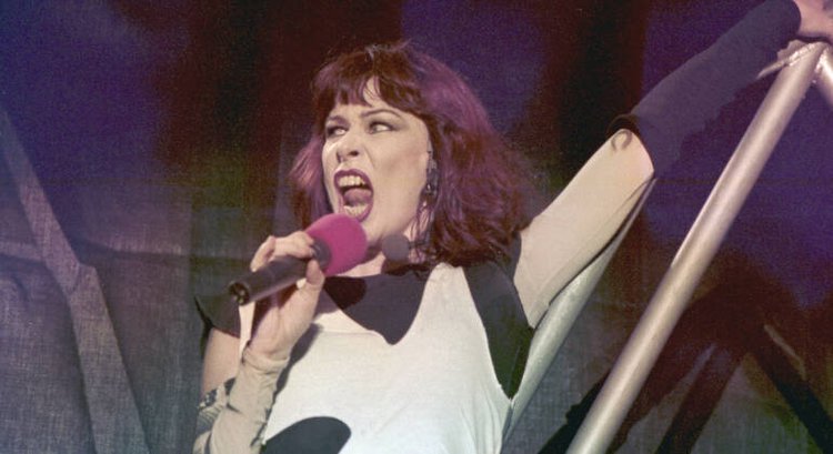 O último álbum de estúdio de Rita Lee, Reza, foi lançado em 2012.