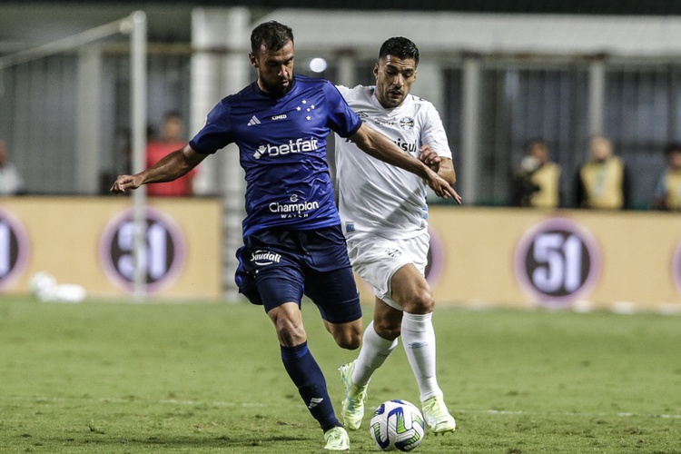 om 11 títulos da Copa do Brasil, Grêmio e Cruzeiro se enfrentam nesta quarta-feira, na Arena do Grêmio.