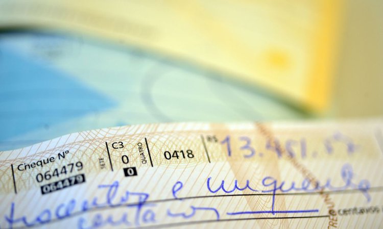 Para maior segurança, cheques terão mudanças a partir de 2 de outubro.