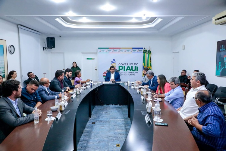 Reunião com lideranças de Floriano.