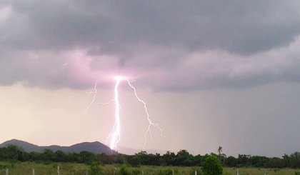Segundo o estudo, a maior frequência e concentração de descargas elétricas estão posicionadas entre a faixa sudeste e centro-norte da microrregião de Picos ao Médio Parnaíba. (Foto: Reprodução/Internet)