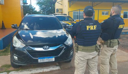 Veículo roubado em São Paulo é recuperado na BR 316, em Picos (PI). (Foto: Divulgação/PRF)