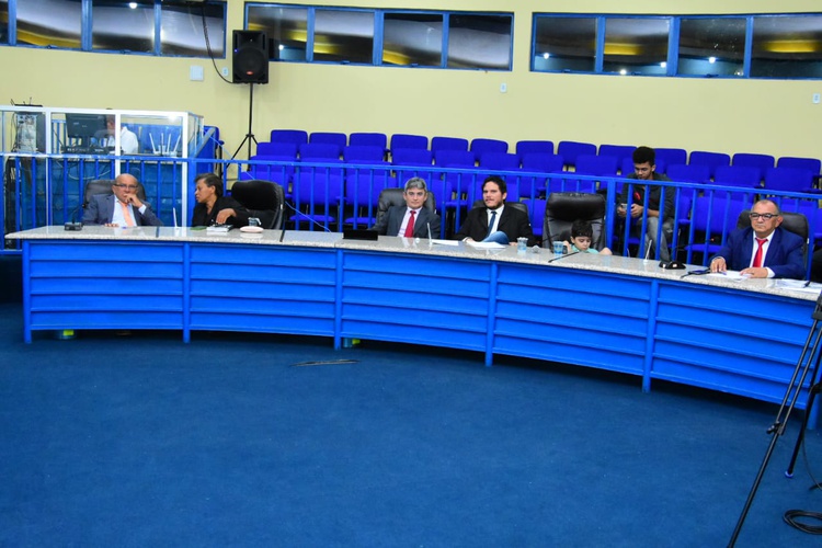 Vereadores encerram as sessões do mês de maio com a provação de dezesseis projetos.