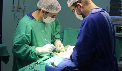 A unidade realizou nesta segunda-feira (26) a reconstrução de trânsito intestinal, procedimento realizando apenas em Teresina. (Foto: Divulgação/SSP)