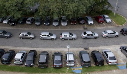CARROS (Foto: Marcos Santos / USP Imagens)