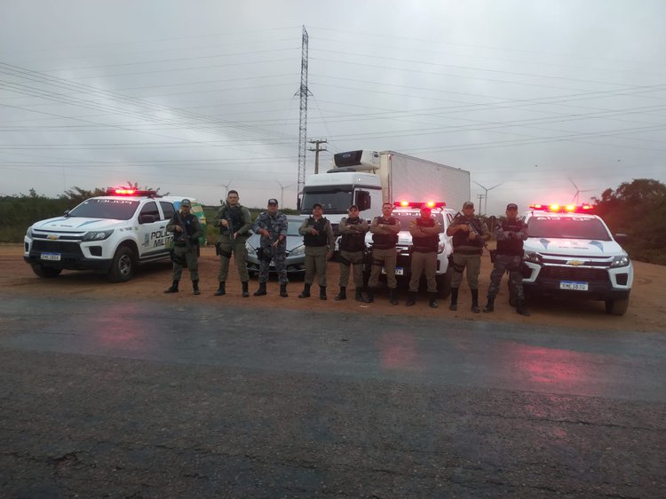 Piauí: PM recupera caminhão roubado com carne bovina avaliada em R$500 mil