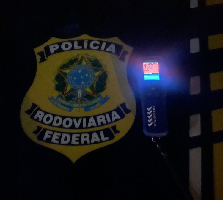 Picos: Homem é preso após ser flagrado dirigindo sob efeito de álcool.