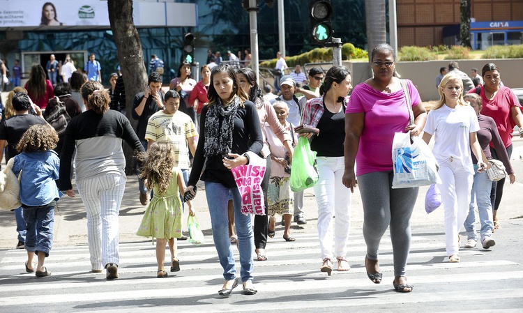 População com mais de 65 anos sobe para 10,5% em 2022.
