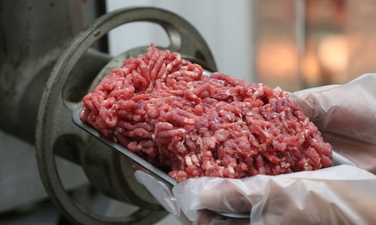 Preço alto leva brasileiro a reduzir consumo de proteínas.