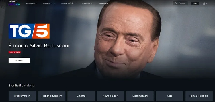 Reprodução da página principal do site da Mediaset, de Berlusconi, anuncia morte do premiê.