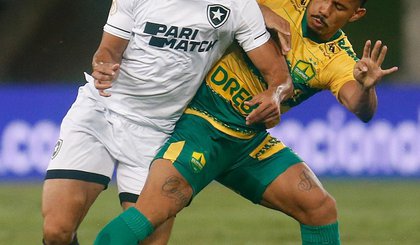 Tiquinho decide e Botafogo vence para ampliar vantagem no Brasileiro. (Foto: Vitor Silva/Botafogo)