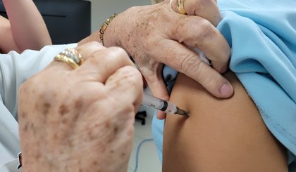 Vacina Bivalente Sesapi (Foto: Divulgação/Sesapi)
