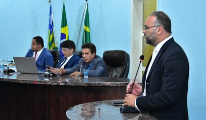 Vereadores aprovam projeto que muda horário das sessões na Câmara de Floriano. (Foto: Divulgação/Prefeitura de Floriano)