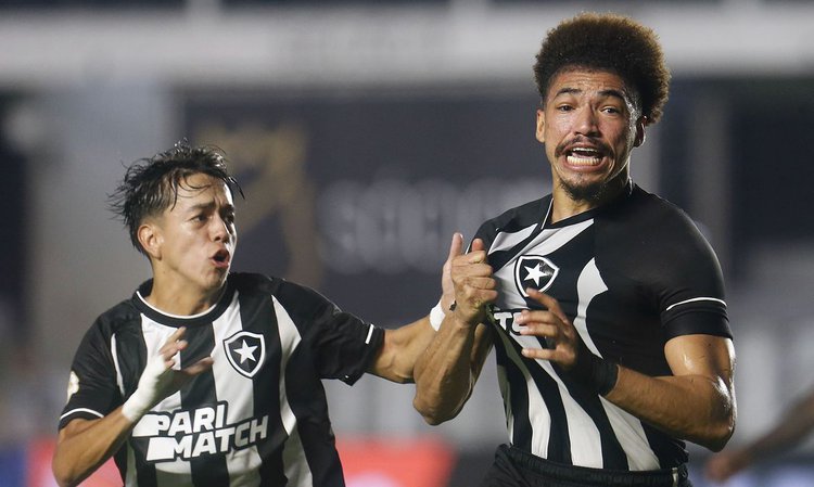 Alvinegro fica com 11 pontos de vantagem sobre o vice-líder Grêmio.