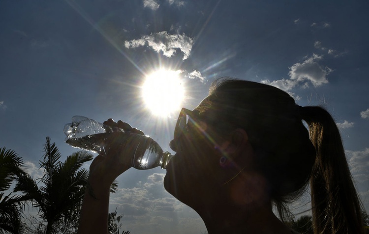 calor água baixa umidade