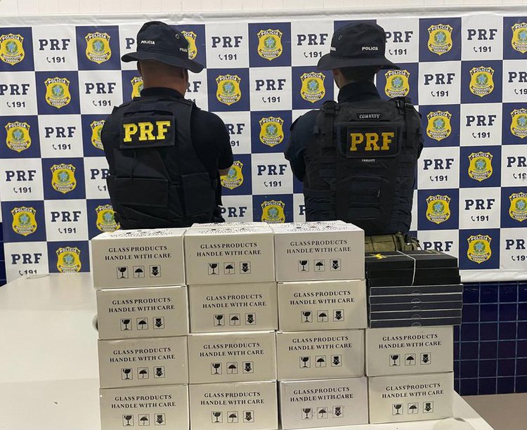 Em Floriano, PRF apreende 437 equipamentos eletrônicos sem nota fiscal.