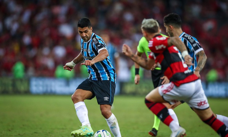Grêmio recebe Flamengo em jogo de ida da semifinal da Copa do Brasil.