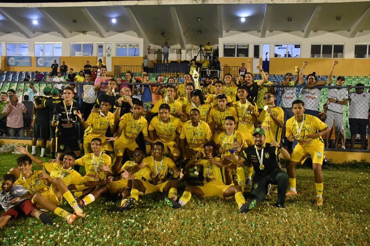 Picos campeão do Campeonato Piauiense Sub-17.