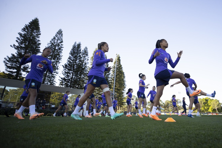 Seleção Feminina Principal treina na Gold Coast.