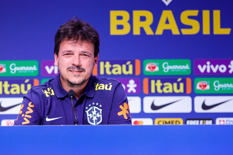 Fernando Diniz vai fazer sua primeira convocação como técnico da Seleção Brasileira.