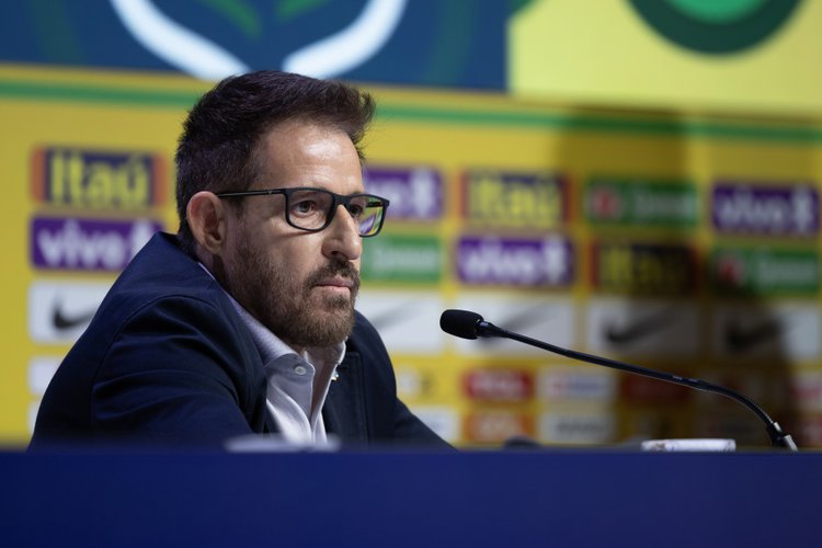 Ramon Menezes convoca Seleção Pré-Olímpica para amistosos em setembro.